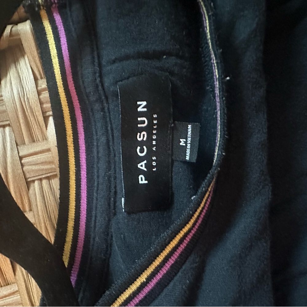 PacSun Basic Tee with Striped Collar 100% Cotton Size M - Picture 3 of 4